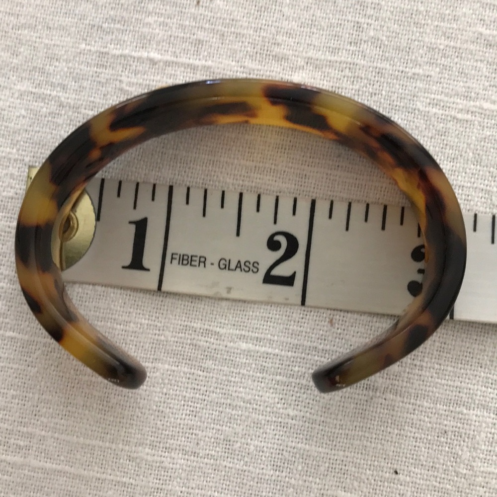 Faux Tortoise Cuff Bracelet & Resin Drop Earrings - Picture 7 of 8